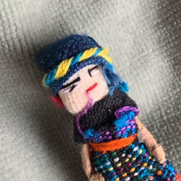 Vintage miniature tiny handmade Worry doll from Guatemala - Picture 2 of 8